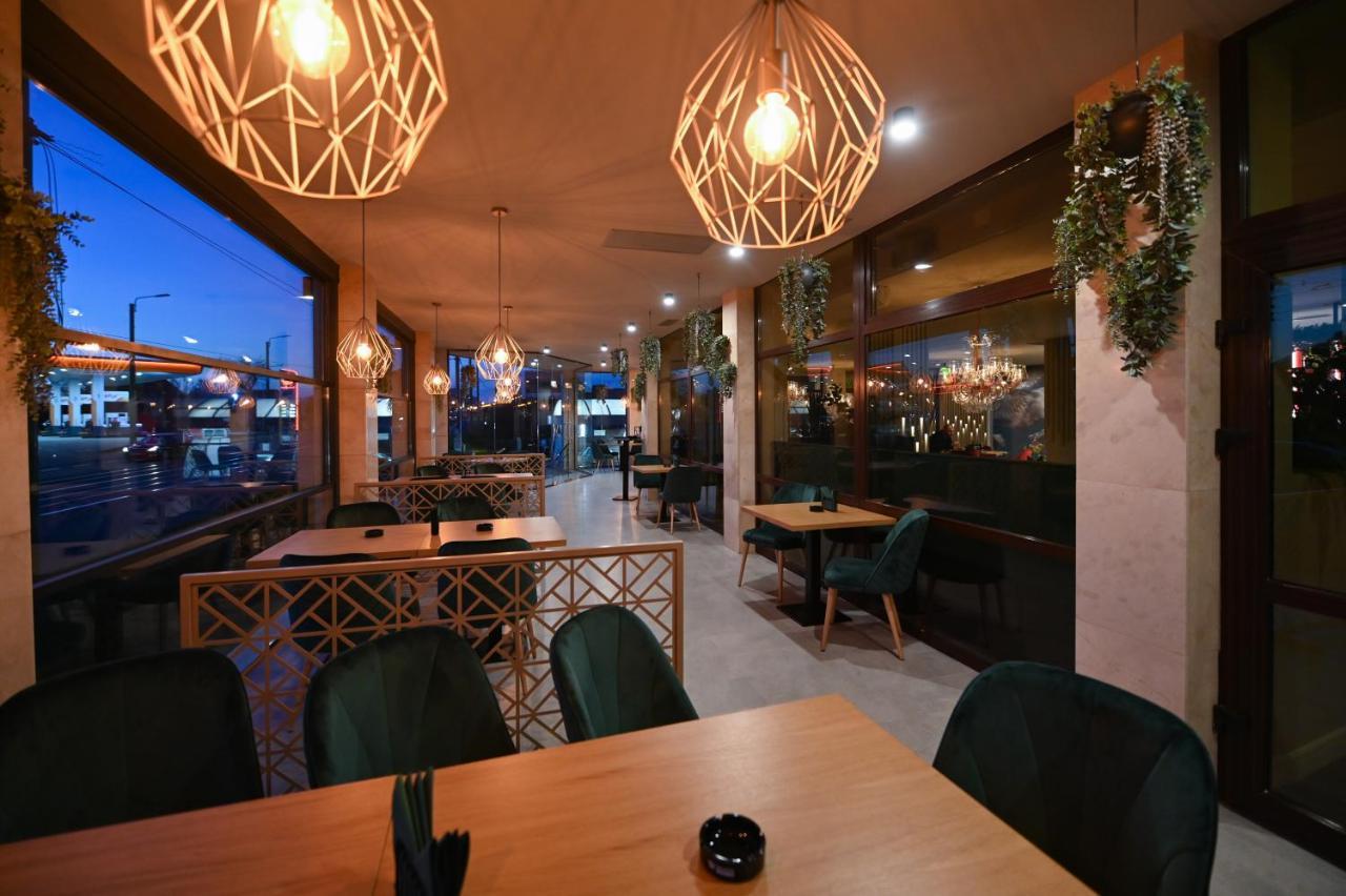 Hotel Xemar Arad Exterior foto