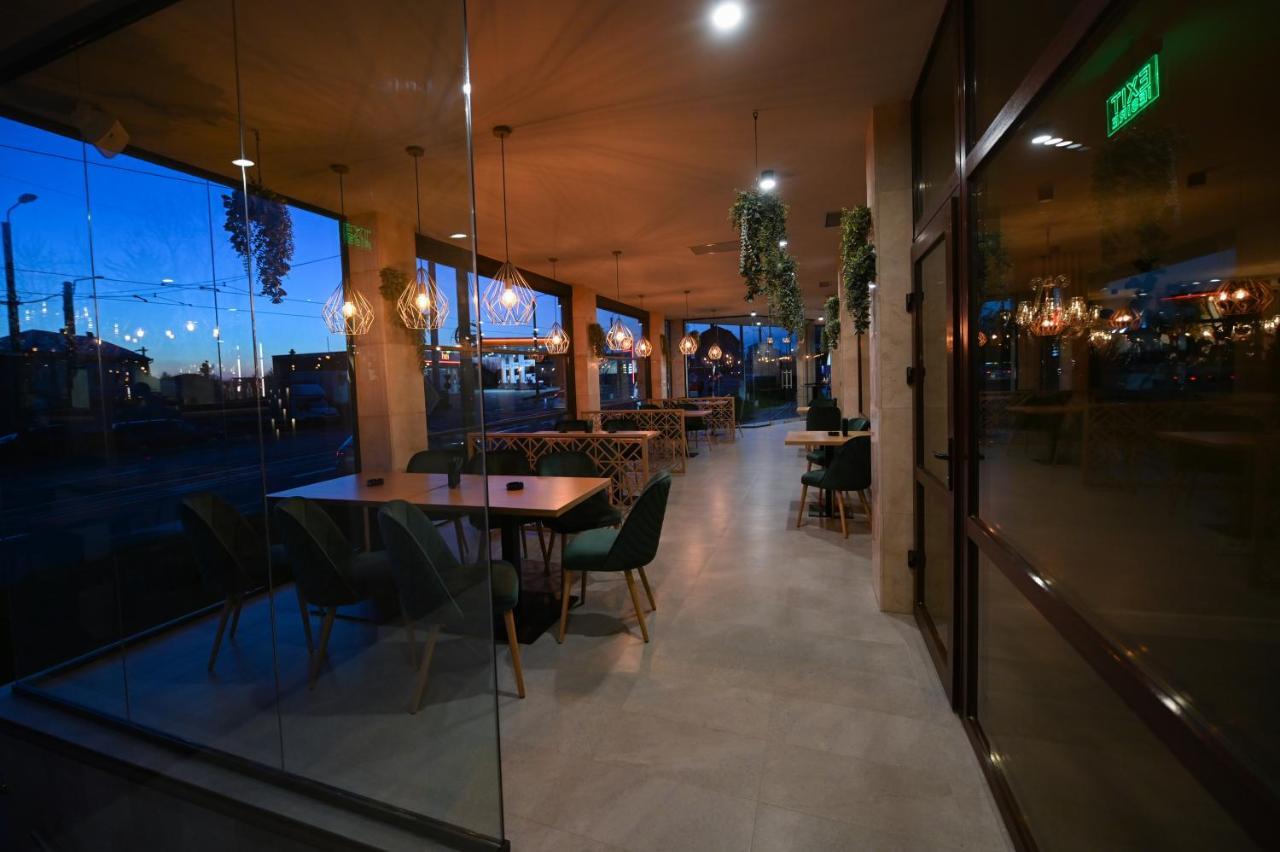 Hotel Xemar Arad Exterior foto
