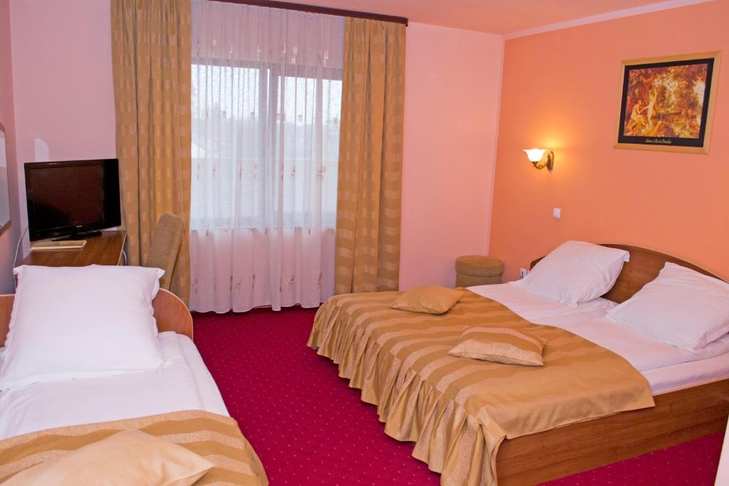 Hotel Xemar Arad Zimmer foto